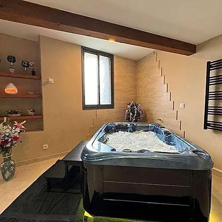 Le Cocon Evasion Privee - Jacuzzi - فندق