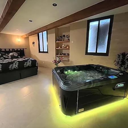 Le Cocon Evasion Privee - Jacuzzi - Hotel